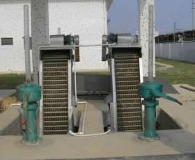 循环式齿耙格栅除污机