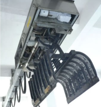 移动抓斗式格栅除污机